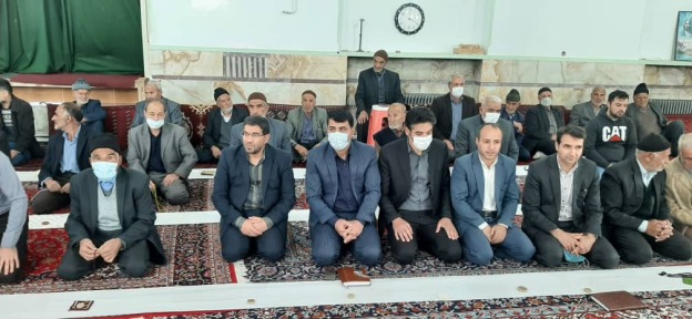 حضور مهندس تاراسی فرماندار خدابنده در نماز جماعت شهر کرسف/1400/01/27